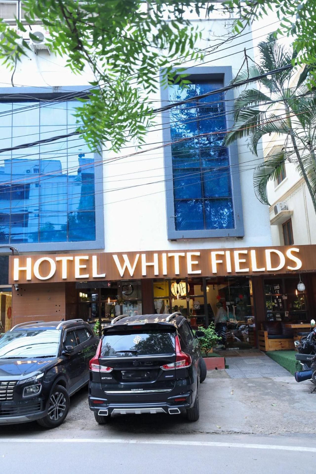 Hotel White Fields Hitec City, Hyderabad Exterior foto